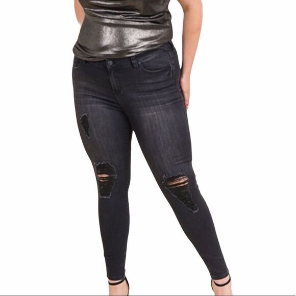Plus Size Black Denim Mid Rise Distressed Skinny Jeans NEW - Picture 1 of 5
